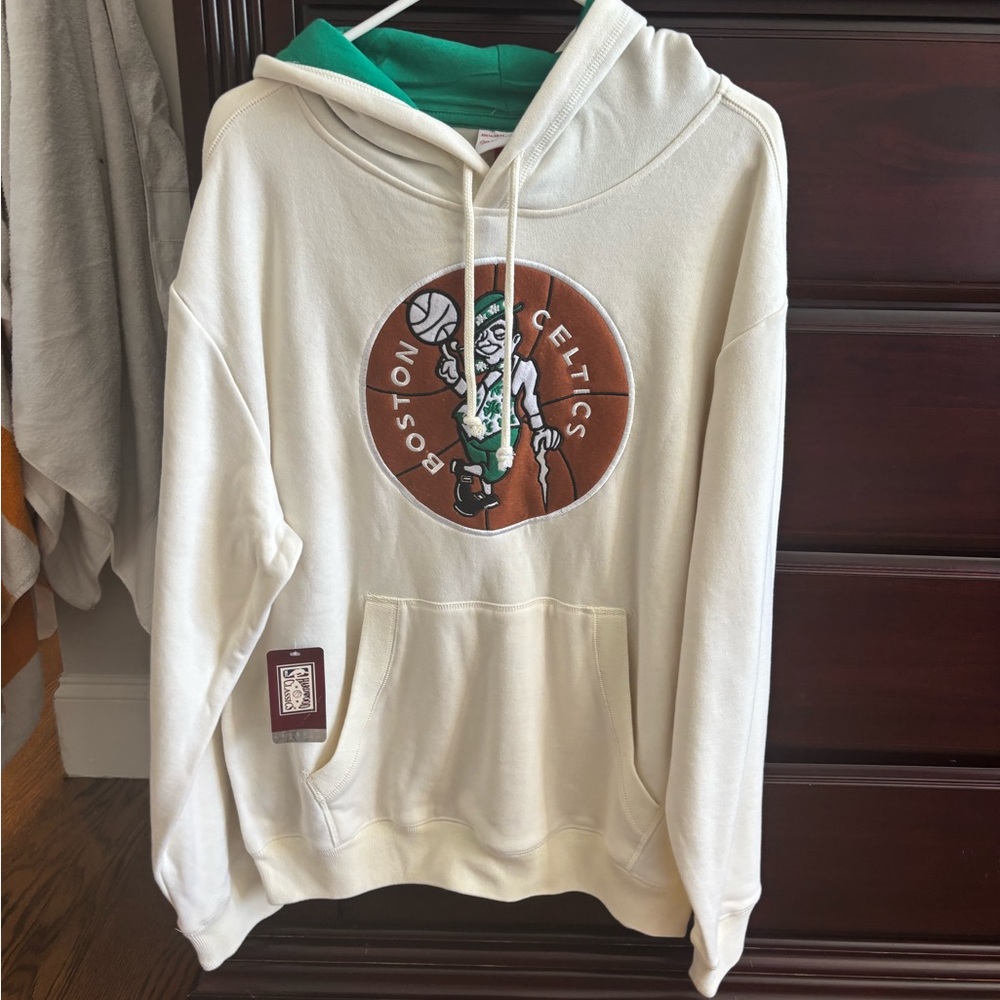 Mitchell and Ness NWT Celtics sweatshirt